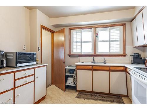 51 Gordon Street, Stratford, ON - Indoor Photo Showing Kitchen With Double Sink