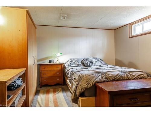 51 Gordon Street, Stratford, ON - Indoor Photo Showing Bedroom