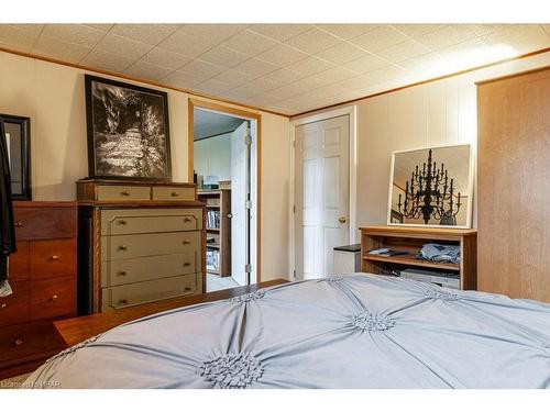 51 Gordon Street, Stratford, ON - Indoor Photo Showing Bedroom