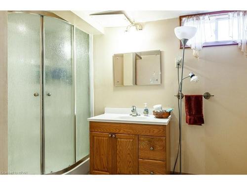 51 Gordon Street, Stratford, ON - Indoor Photo Showing Bathroom