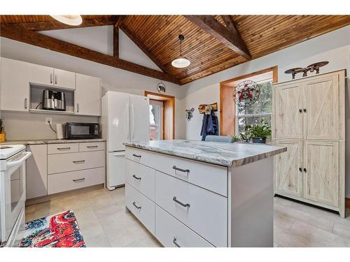 312621 Highway 6, Southgate, ON - Indoor Photo Showing Kitchen