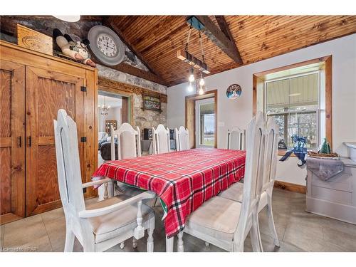 312621 Highway 6, Southgate, ON - Indoor Photo Showing Dining Room