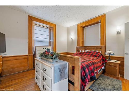 312621 Highway 6, Southgate, ON - Indoor Photo Showing Bedroom