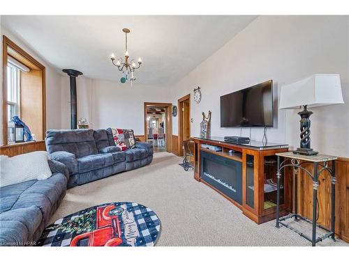 312621 Highway 6, Southgate, ON - Indoor Photo Showing Living Room