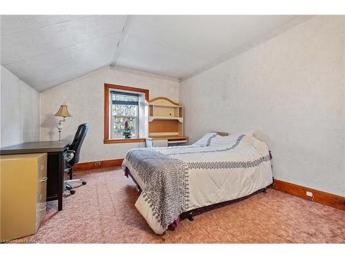 312621 Highway 6, Southgate, ON - Indoor Photo Showing Bedroom