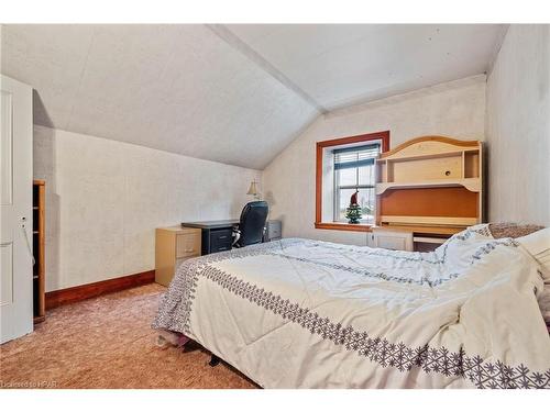 312621 Highway 6, Southgate, ON - Indoor Photo Showing Bedroom