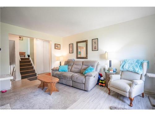 1383 Garrison Road, Fort Erie, ON - Indoor Photo Showing Living Room