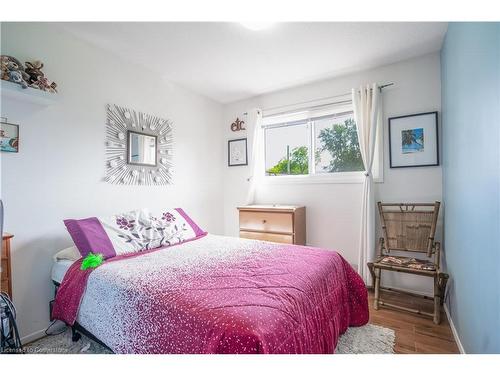 1383 Garrison Road, Fort Erie, ON - Indoor Photo Showing Bedroom