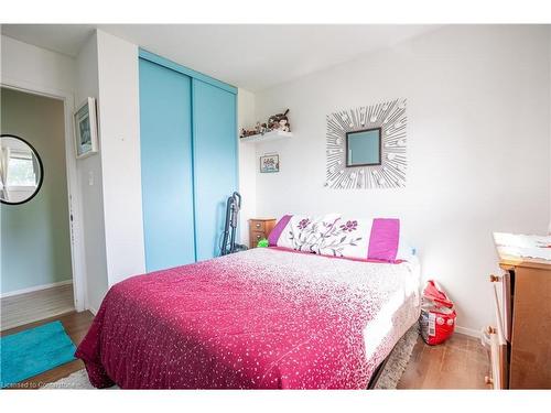 1383 Garrison Road, Fort Erie, ON - Indoor Photo Showing Bedroom