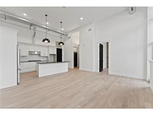 204-247 Brock Street, Amherstburg, ON - Indoor Photo Showing Kitchen