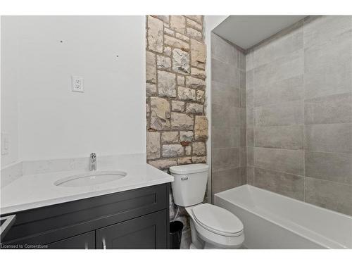 204-247 Brock Street, Amherstburg, ON - Indoor Photo Showing Bathroom