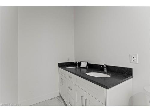 204-247 Brock Street, Amherstburg, ON - Indoor Photo Showing Bathroom