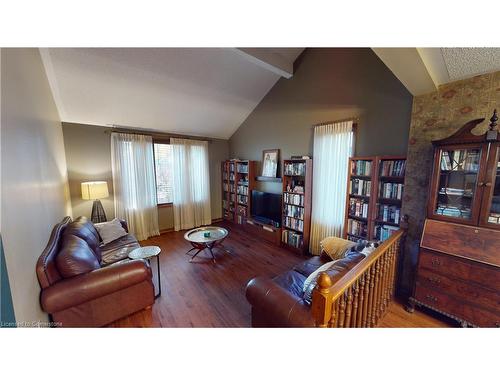 7885 Beaverdams Road, Niagara Falls, ON - Indoor Photo Showing Living Room