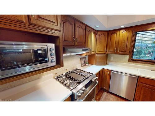 7885 Beaverdams Road, Niagara Falls, ON - Indoor Photo Showing Kitchen