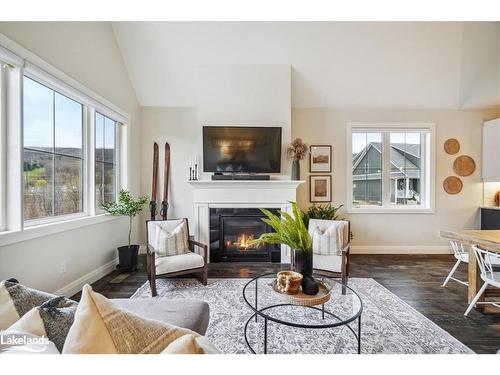 194 Courtland Street, The Blue Mountains, ON - Indoor Photo Showing Living Room With Fireplace