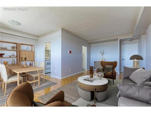 1011-770 Hager Avenue, Burlington, ON - Indoor Photo Showing Living Room