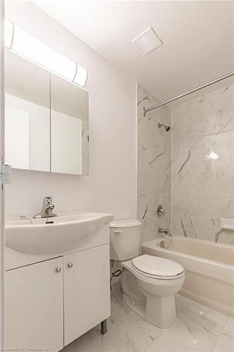 1011-770 Hager Avenue, Burlington, ON - Indoor Photo Showing Bathroom