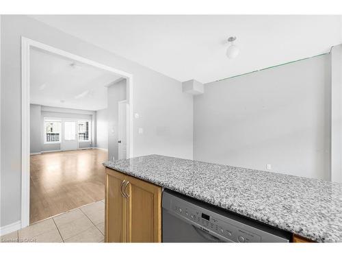 21 Kayak Heights, Brampton, ON - Indoor Photo Showing Kitchen