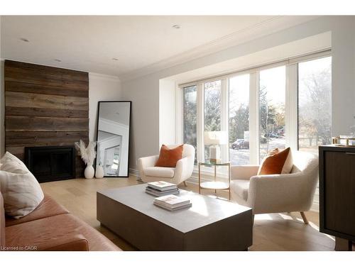 134 Fairwood Place W, Burlington, ON - Indoor Photo Showing Living Room With Fireplace