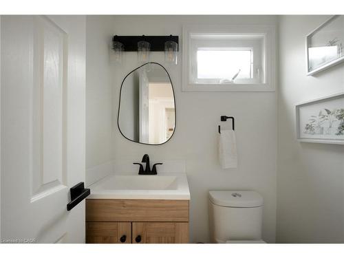 134 Fairwood Place W, Burlington, ON - Indoor Photo Showing Bathroom