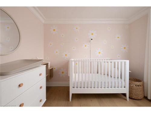 134 Fairwood Place W, Burlington, ON - Indoor Photo Showing Bedroom
