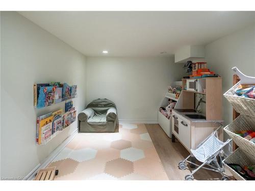 134 Fairwood Place W, Burlington, ON - Indoor