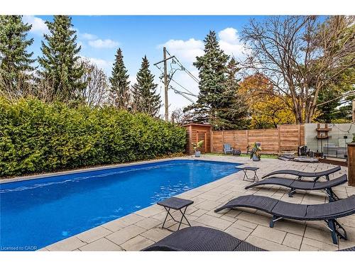134 Fairwood Place W, Burlington, ON - Outdoor With In Ground Pool With Backyard