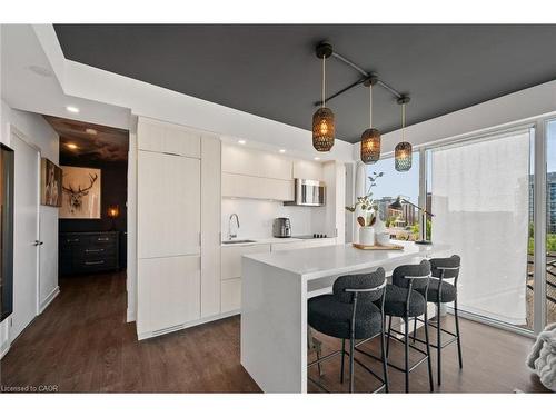 602-370 Martha Street, Burlington, ON - Indoor Photo Showing Kitchen