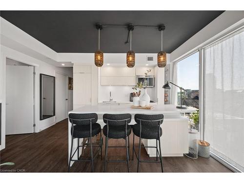 602-370 Martha Street, Burlington, ON - Indoor Photo Showing Other Room