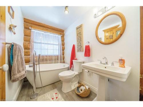 170 Cleaver Road, Brantford, ON - Indoor Photo Showing Bathroom