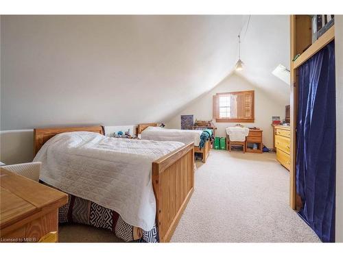 170 Cleaver Road, Brantford, ON - Indoor Photo Showing Bedroom