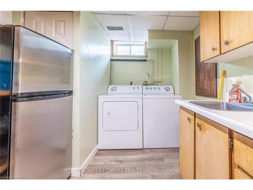 391 Briarhill Avenue, London, ON - Indoor Photo Showing Laundry Room
