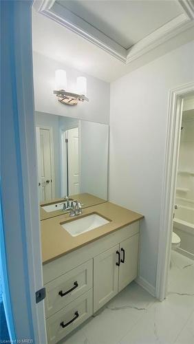 7 Welch Court, St. Thomas, ON - Indoor Photo Showing Bathroom