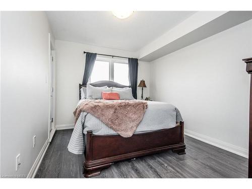 27-350 Fisher Mills Road, Cambridge, ON - Indoor Photo Showing Bedroom