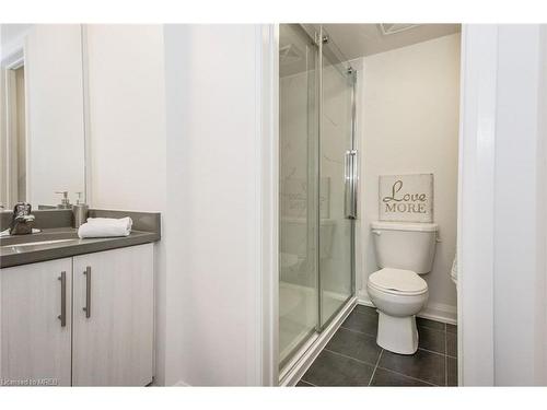 27-350 Fisher Mills Road, Cambridge, ON - Indoor Photo Showing Bathroom