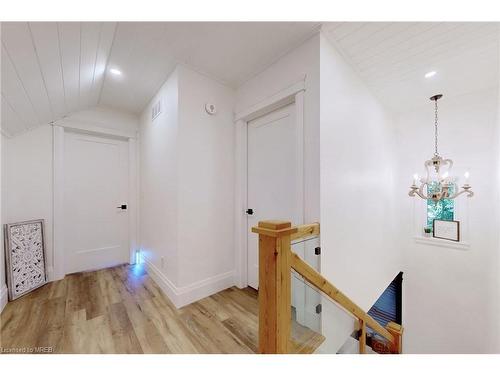 190 Maple Street, Bracebridge, ON - Indoor Photo Showing Other Room