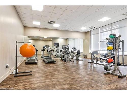 420-216 Oak Park Boulevard, Oakville, ON - Indoor Photo Showing Gym Room