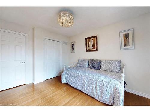 274 Edgehill Drive, Barrie, ON - Indoor Photo Showing Bedroom