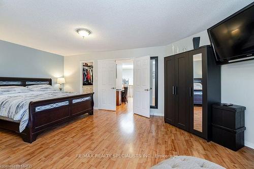 388 Turnberry Crescent, Peel, ON - Indoor Photo Showing Bedroom