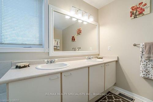 388 Turnberry Crescent, Peel, ON - Indoor Photo Showing Bathroom
