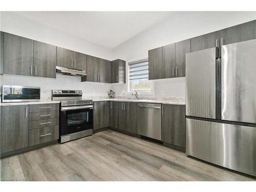 10-550 Grey Street, Brantford, ON - Indoor Photo Showing Kitchen With Upgraded Kitchen