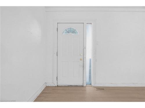 11 Broadway Avenue, Brockville, ON - Indoor Photo Showing Other Room