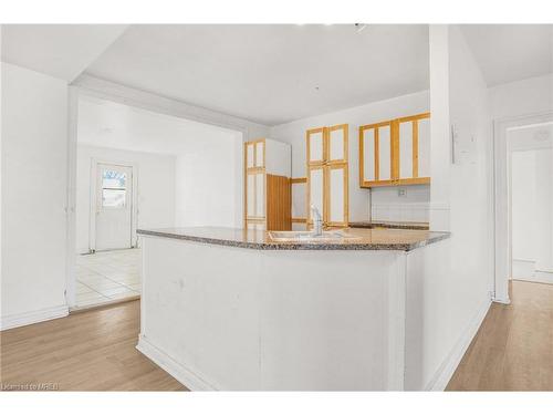 11 Broadway Avenue, Brockville, ON - Indoor Photo Showing Kitchen