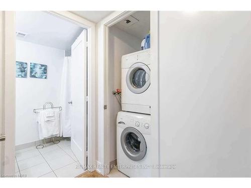 1109-20 Blue Jays Way, Toronto, ON - Indoor Photo Showing Laundry Room