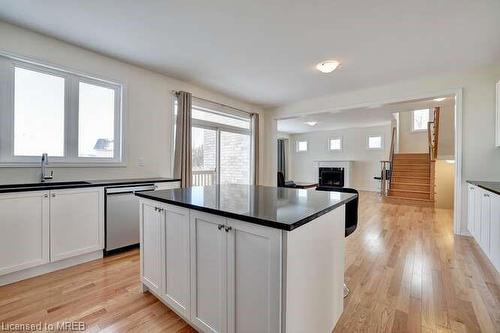 4 Golden Meadows Drive, Otonabee-South Monaghan, ON - Indoor Photo Showing Kitchen