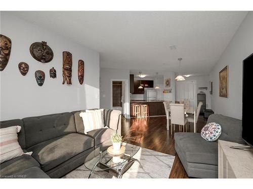 424-383 Main Street E, Milton, ON - Indoor Photo Showing Living Room
