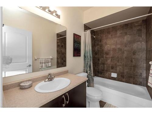 424-383 Main Street E, Milton, ON - Indoor Photo Showing Bathroom