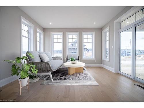 30 Quarry Road, Penetanguishene, ON - Indoor Photo Showing Living Room