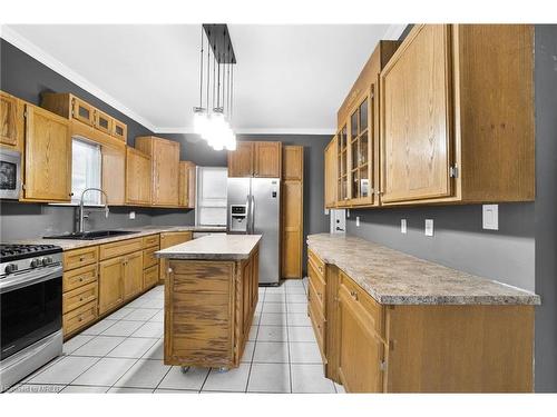 4697 Huron Street, Niagara Falls, ON - Indoor Photo Showing Kitchen