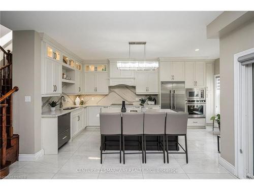 159 Wright Crescent, Niagara-On-The-Lake, ON - Indoor Photo Showing Kitchen